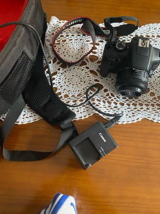 Cámara Canon EOS 1300D + Accesorios