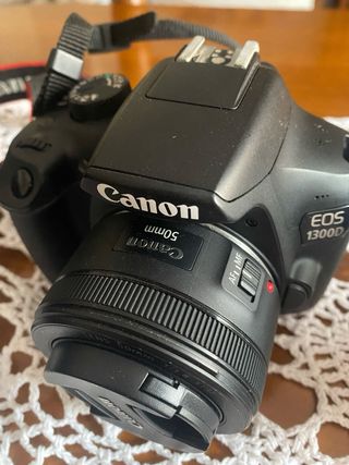 Cámara Canon EOS 1300D + Accesorios