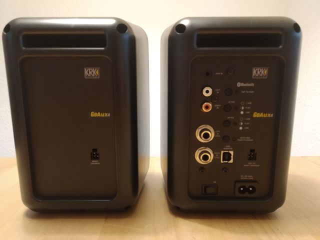 KRK Go Aux 4 Monitores de Estudio