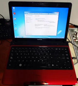 Portátil Toshiba Satellite L635 Rojo