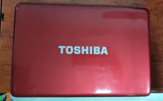 Portátil Toshiba Satellite L635 Rojo