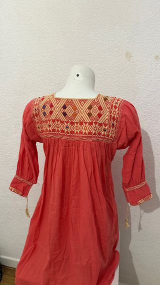 Blusa artesanal bordada