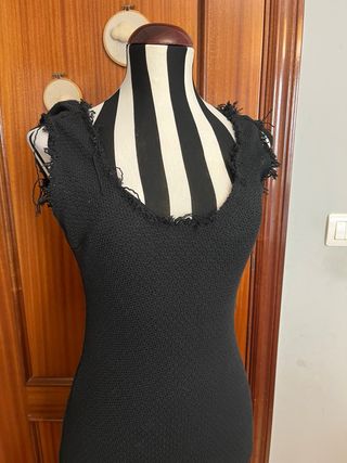 Vestido midi desflecado negro