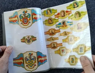 Colección de vitolas antiguas de personajes