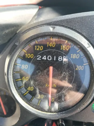 Honda CBR 125R Roja y Negra