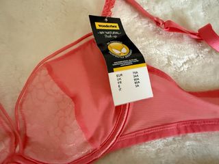 Lote Sujetadores Triumph y Wonderbra