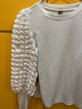 Maglioncino con maniche a sbuffo