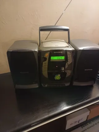 Mini cadena Grundig CD/Radio/Cassette