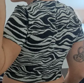 Camiseta Cebra Talla S con Abertura