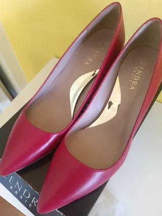 Zapatos Piel marca Zendra T40 Rojos