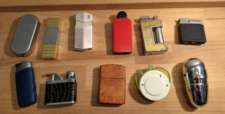 11 accendini assortiti