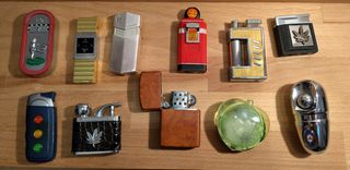 11 accendini assortiti