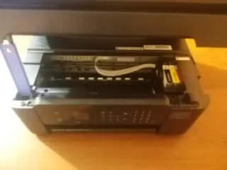 Stampante Epson Workforce WF-2935 con cartucce