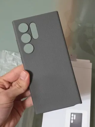 Samsung S24 Ultra Funda Spigen Liquid Air + regalo