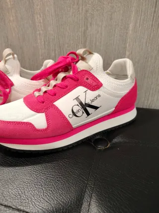 Deportivas Calvin Klein 37 fucsia y blancas
