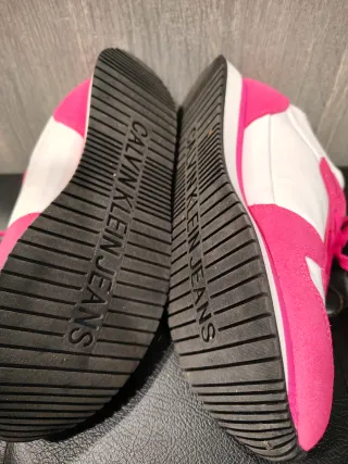 Deportivas Calvin Klein 37 fucsia y blancas