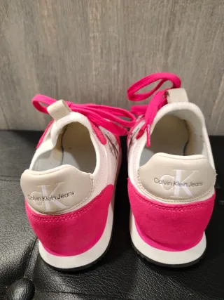Deportivas Calvin Klein 37 fucsia y blancas