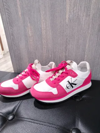 Deportivas Calvin Klein 37 fucsia y blancas
