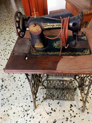Máquina de coser Singer antigua