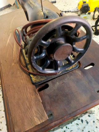 Máquina de coser Singer antigua