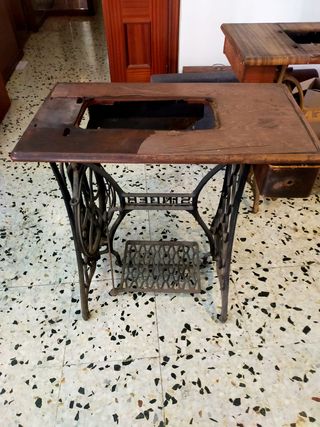 Máquina de coser Singer antigua