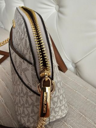 Bolso bandolera Michael Kors beige y dorado