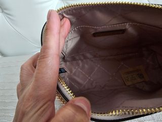 Bolso bandolera Michael Kors beige y dorado