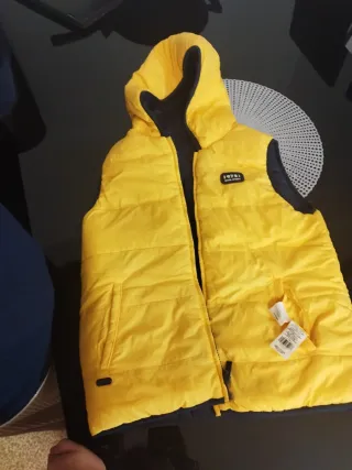 Chaleco reversible niño azul y amarillo