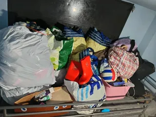 Lote de ropa y accesorios