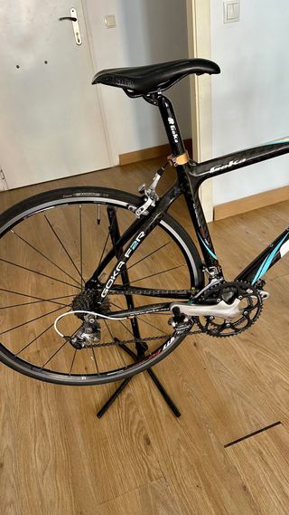 Bici carretera GOKA carbono