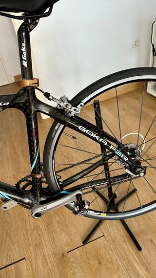 Bici carretera GOKA carbono
