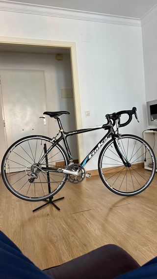 Bici carretera GOKA carbono