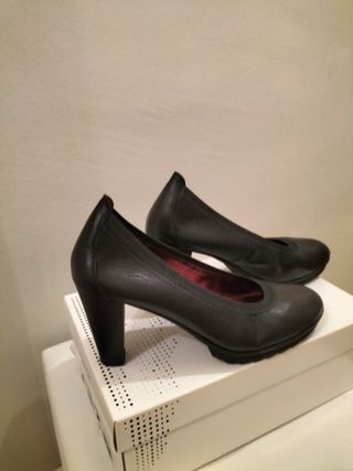Zapatos de piel negro