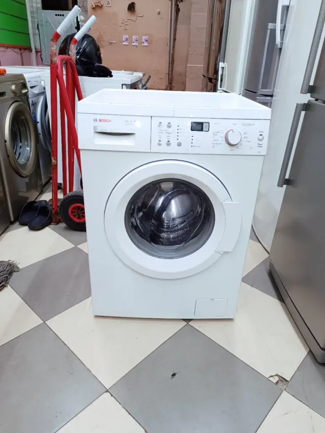 Lavadora 'BOSCH' 8kg 1200rpm