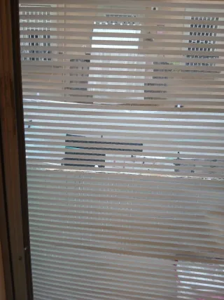 Estor gris con rallitas finas nuevo