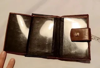 Monedero, billetera de piel negro y marrón