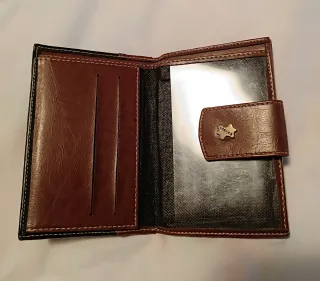 Monedero, billetera de piel negro y marrón