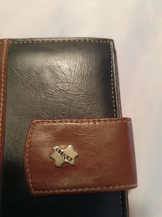 Monedero, billetera de piel negro y marrón