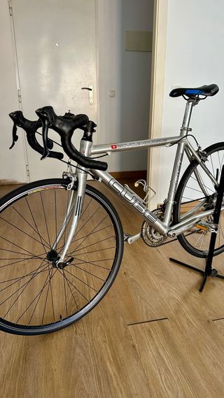 Bicicleta de carretera CUBE