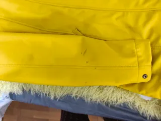Chubasquero amarillo Schmuddelwedda Talla M