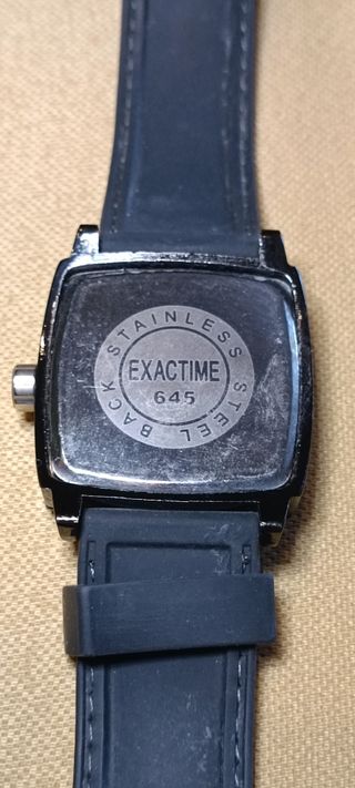 Reloj EXACTIME Cuadrado Negro y Blanco