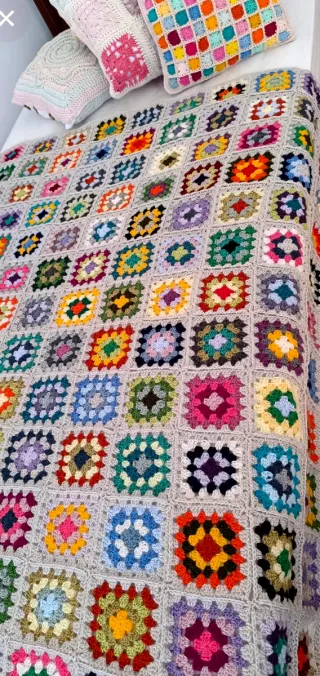 Manta "Abuelita" Crochet Cuadros Vintage