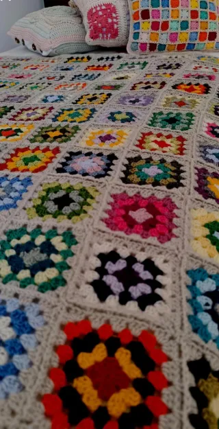 Manta "Abuelita" Crochet Cuadros Vintage