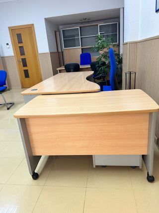 Mamparas oficina madera y metal, muebles oficina