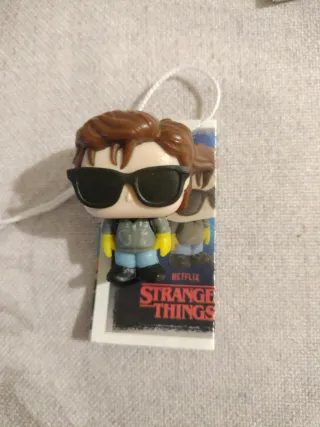 Steve Kinder Joy Stranger Things
