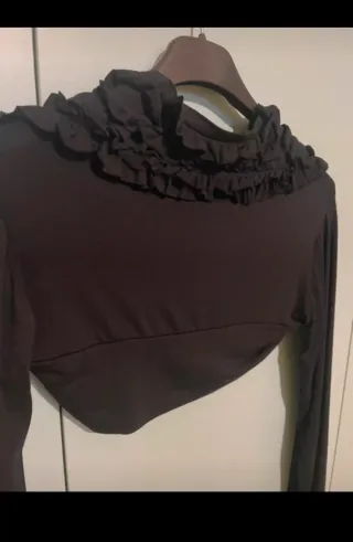 Bolero coprispalle nero con rouches