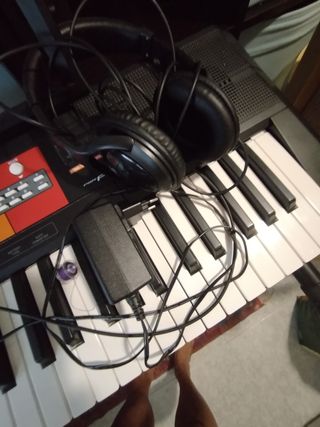 Piano Yamaha PSR-F51