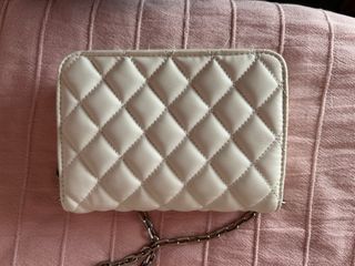 Bolso blanco acolchado pequeño