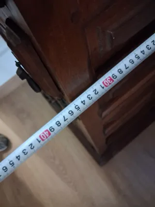 Mueble antiguo de madera