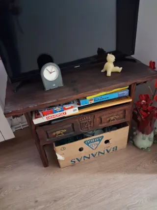 Mueble antiguo de madera